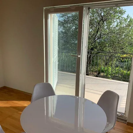 Retreat Apartment *